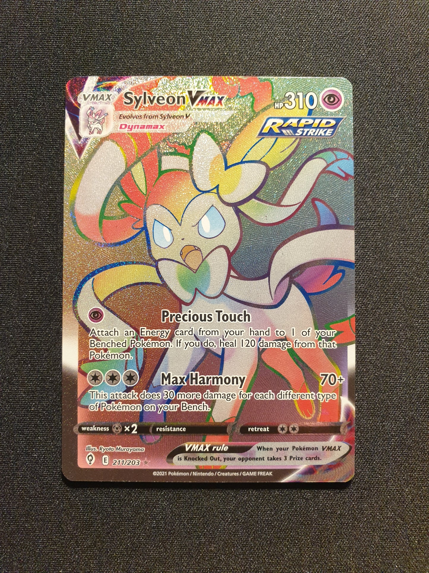 Sylveonm VMAX 211/203 (Mint Condition) - Evolving Skies